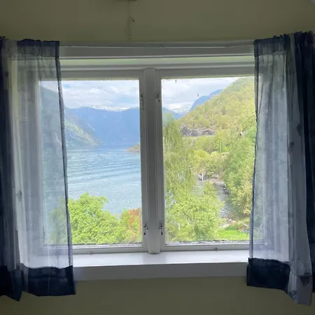 Aurland Feriehus *